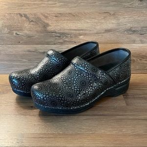 Dansko XP Sunburst Pewter Black Leather Professional Clogs Shoes Size 39 (8.5-9)